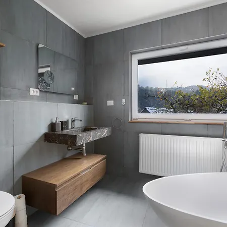 Lagom - Hot Tub Hideout