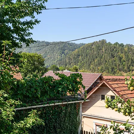 Lagom - Hot Tub Hideout