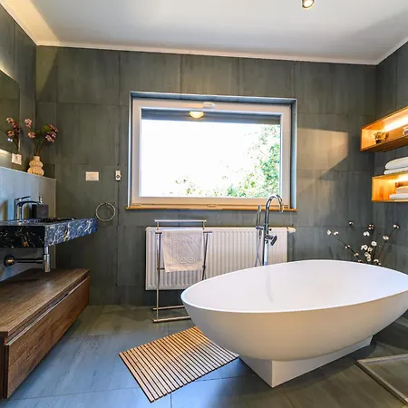 Lagom - Hot Tub Hideout Dom wakacyjny *