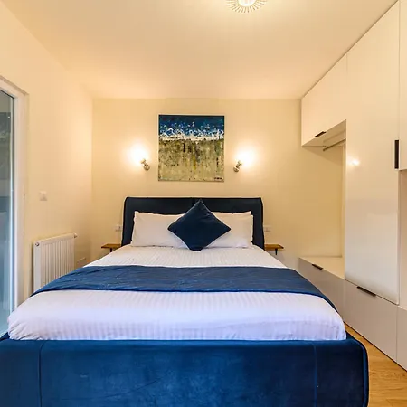 Lagom - Hot Tub Hideout * Brašov