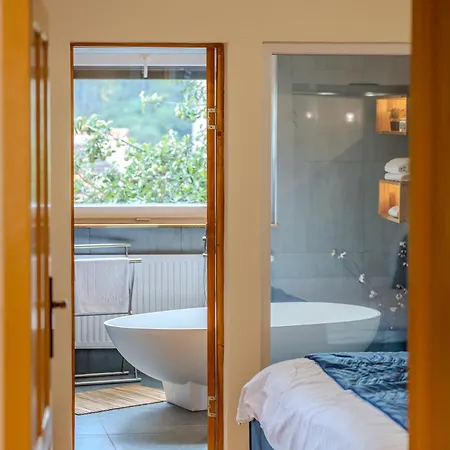 Lagom - Hot Tub Hideout Dom wakacyjny *