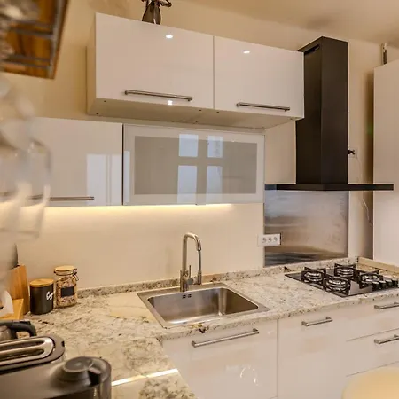 Hébergement de vacances Lagom - Hot Tub Hideout Braşov