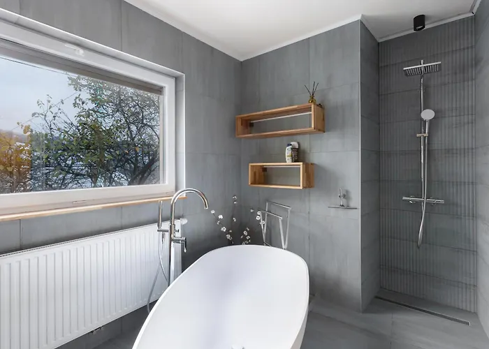 Feriehus Lagom - Hot Tub Hideout *