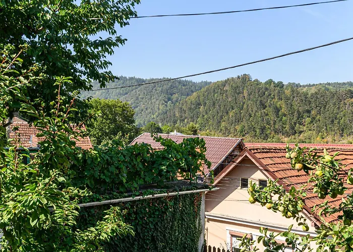 Lagom - Hot Tub Hideout