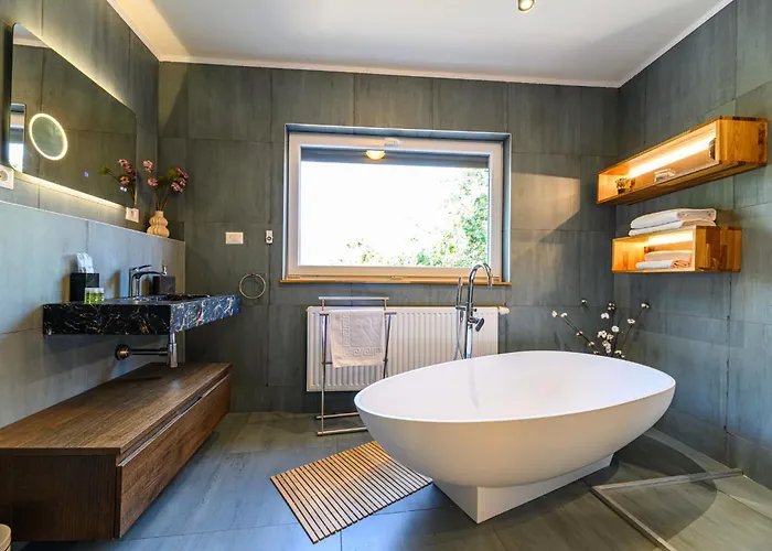 Lagom - Hot Tub Hideout Feriehus *