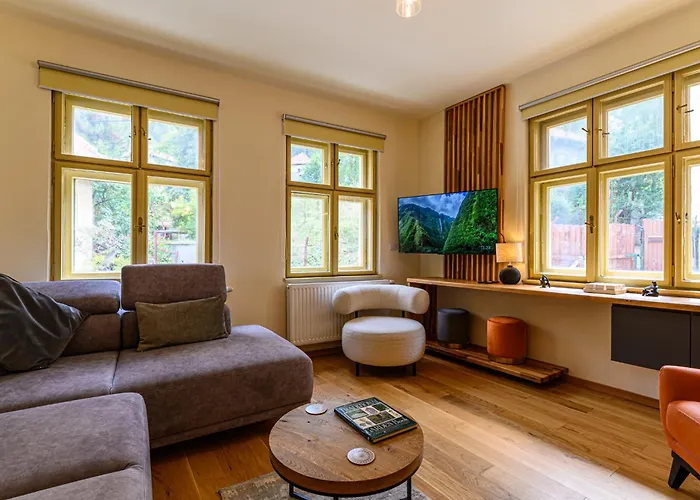 Lagom - Hot Tub Hideout Braşov