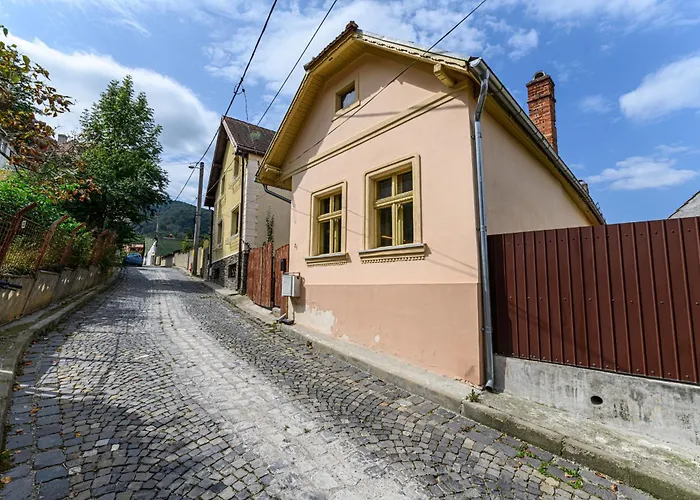 Lagom - Hot Tub Hideout * Braşov