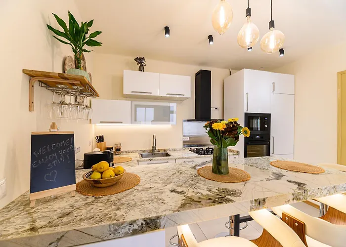 Lagom - Hot Tub Hideout Feriehus *