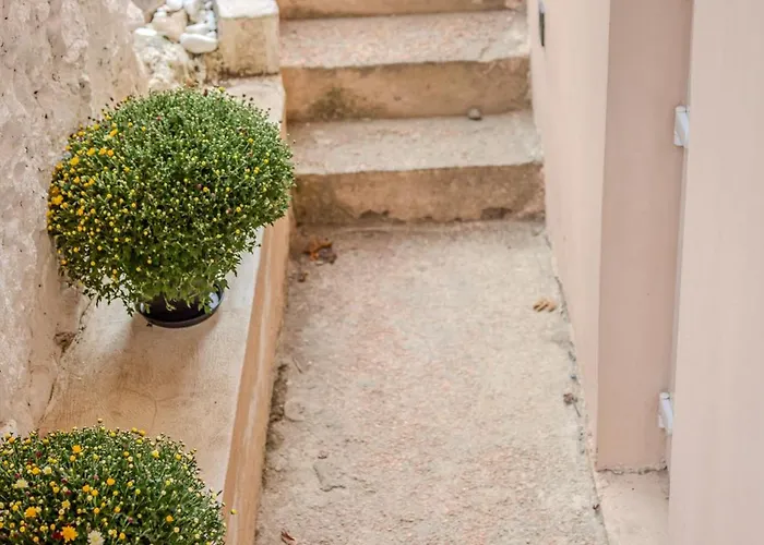 Lagom - Hot Tub Hideout * Braşov