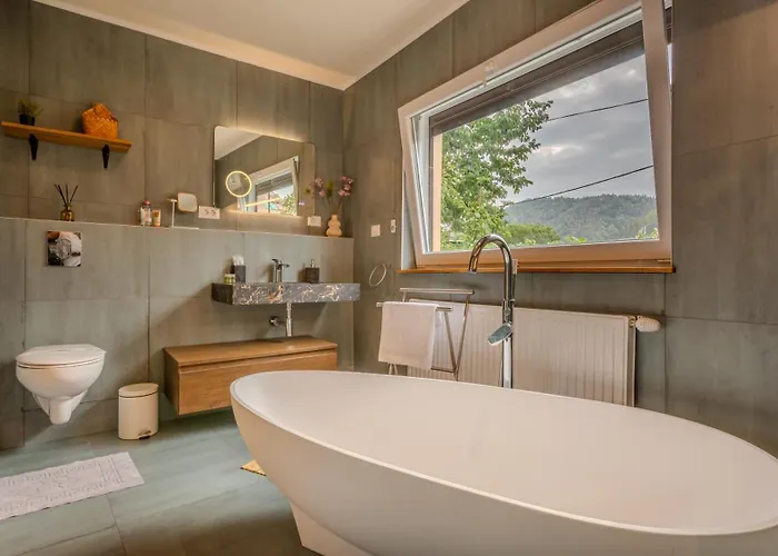 Lagom - Hot Tub Hideout * Braşov