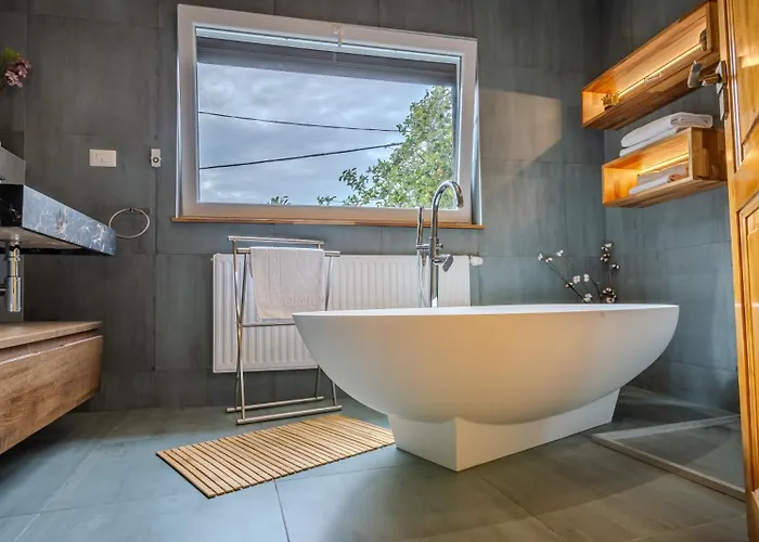 Feriehus Lagom - Hot Tub Hideout *