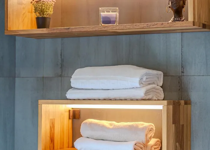 Lagom - Hot Tub Hideout Braşov