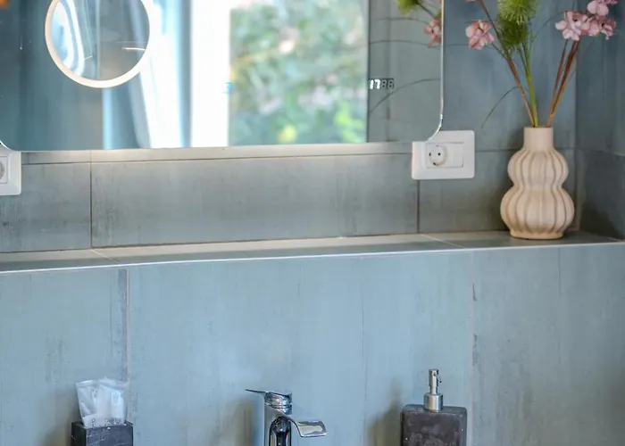 Lagom - Hot Tub Hideout * Braşov