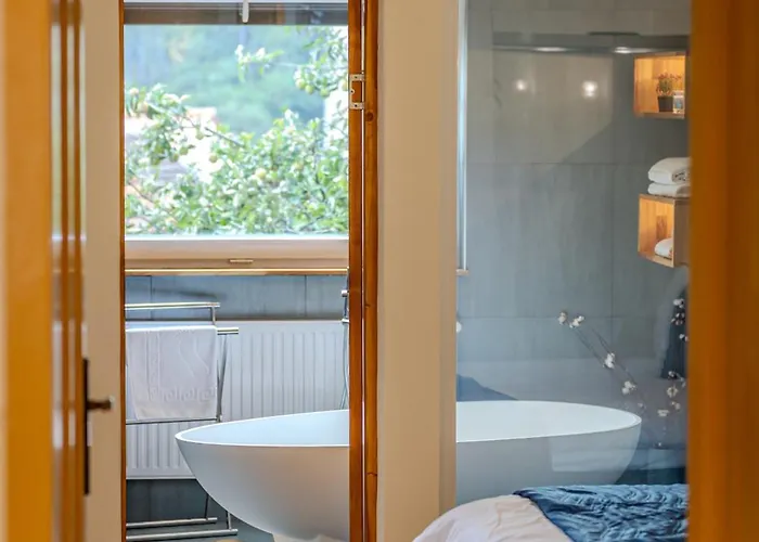 Lagom - Hot Tub Hideout Feriehus *