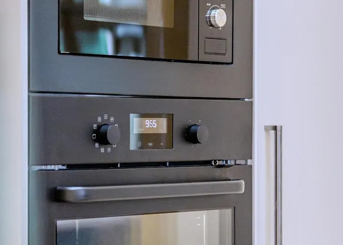 Lagom - Hot Tub Hideout