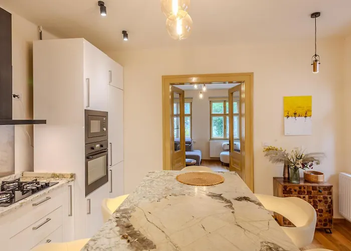 Feriehus Lagom - Hot Tub Hideout *