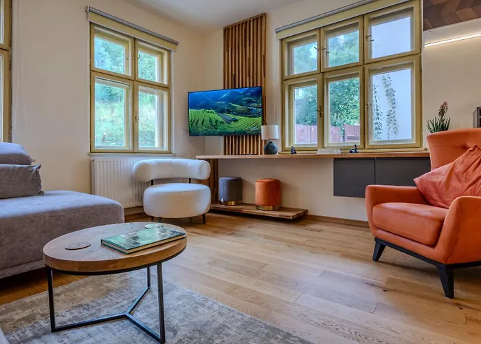 Lagom - Hot Tub Hideout Feriehus Braşov