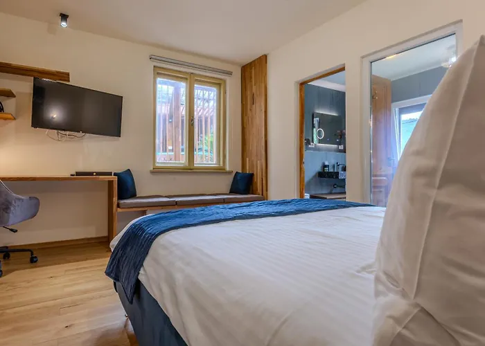 Lagom - Hot Tub Hideout Braşov