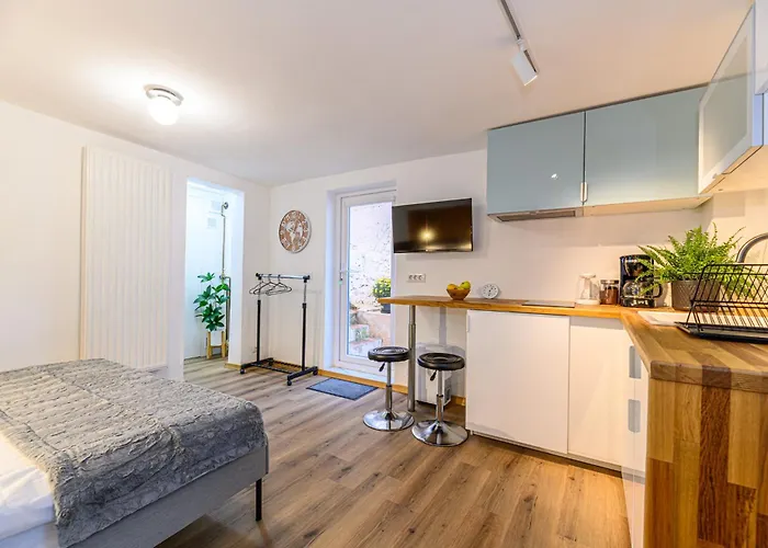 Lagom - Hot Tub Hideout 度假居 *