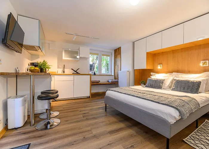 Lagom - Hot Tub Hideout Braşov